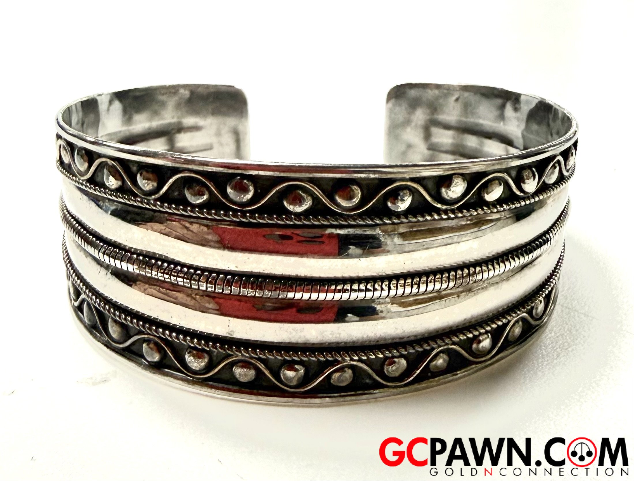 View product details for Women's Bangle .925 Silver 