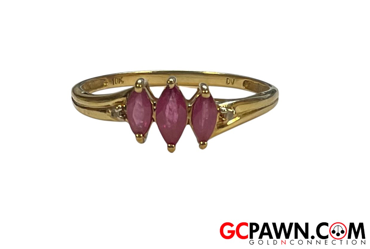 View product details for Women's Cluster ring 10kt Yellow Gold 