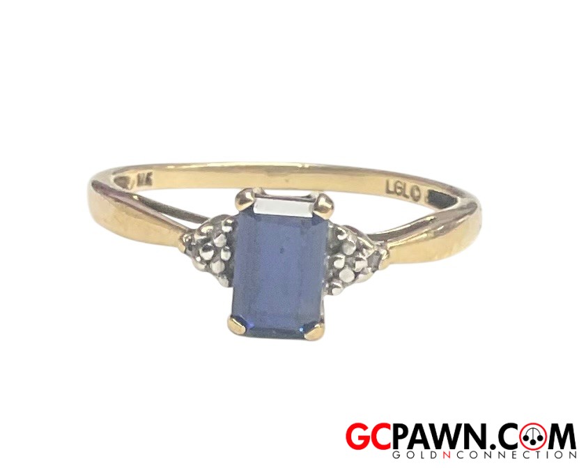 View product details for Women's Cluster ring 10kt Yellow Gold 