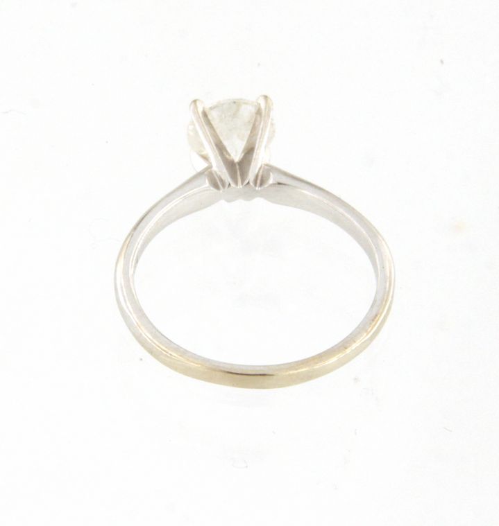 Women's Solitaire ring
