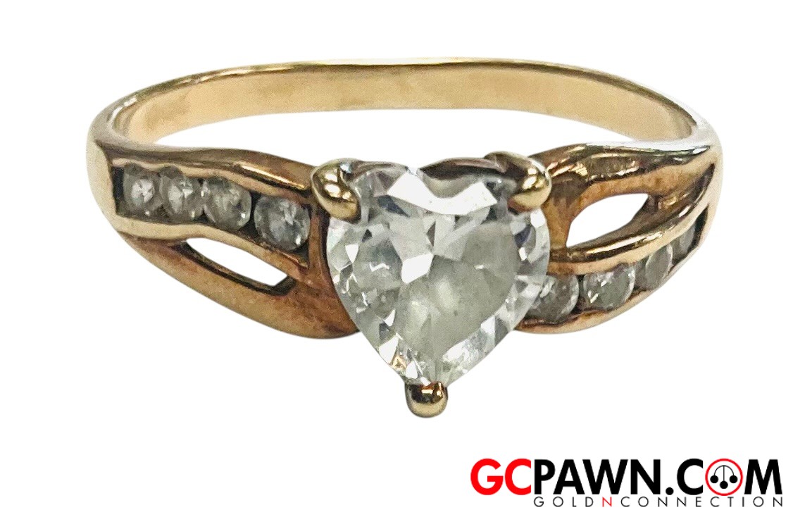 View product details for Women's Cluster ring 10kt Yellow Gold 