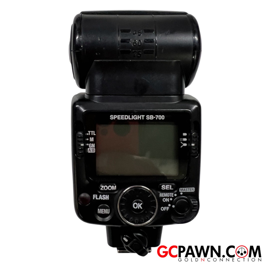 Nikon - SB-700