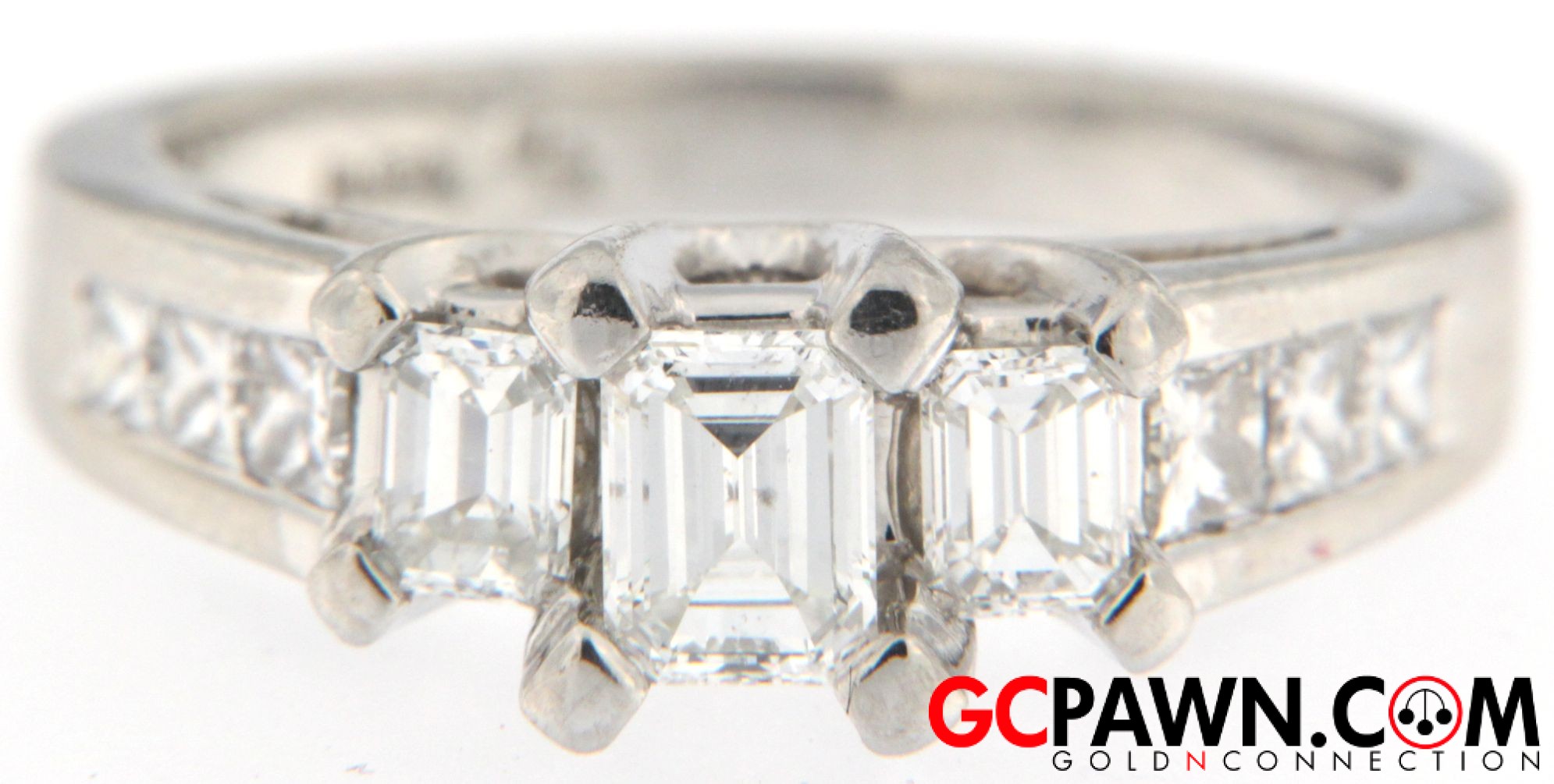 View product details for Women's Cluster ring .950 Platinum 