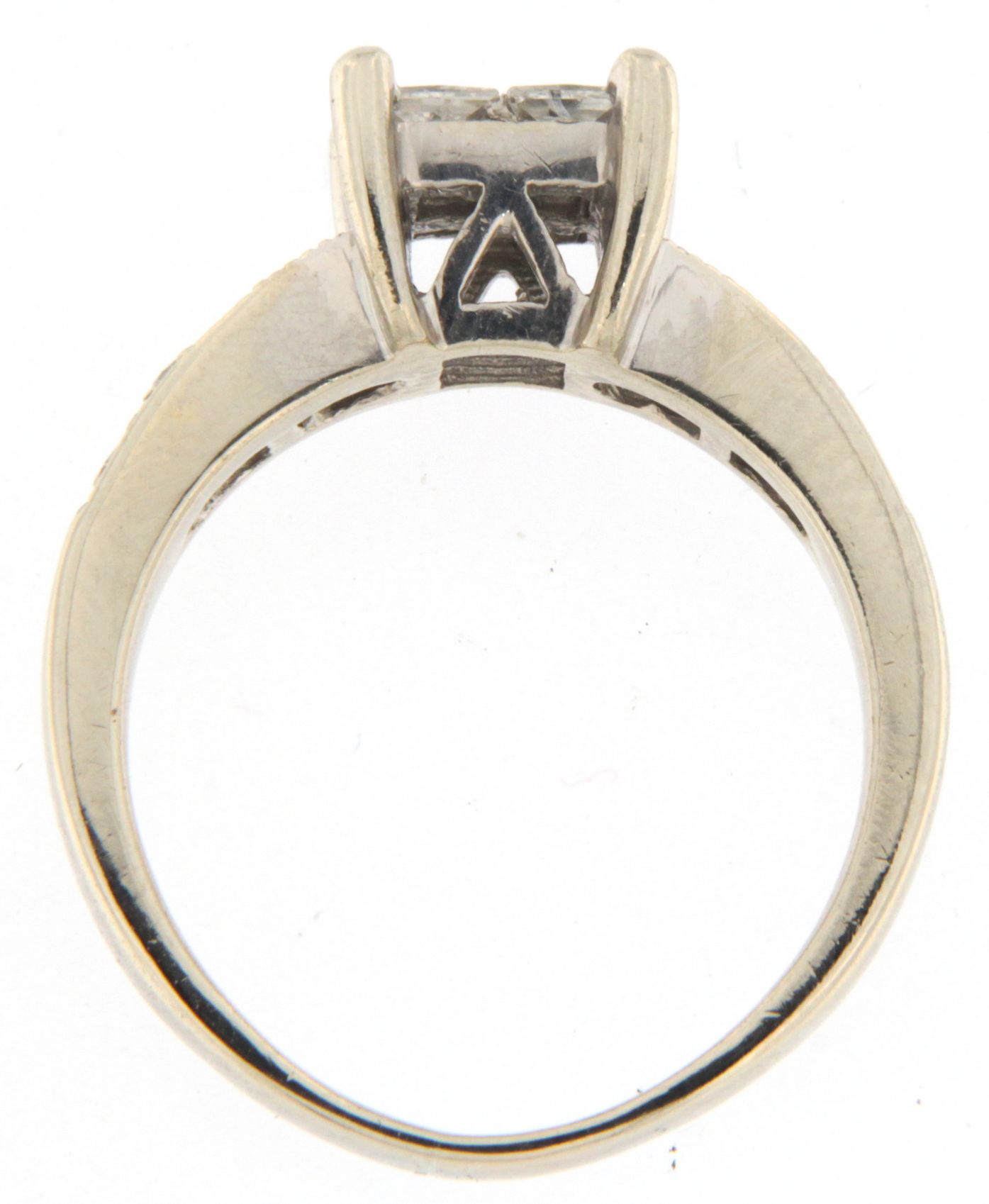 Women's Solitaire ring