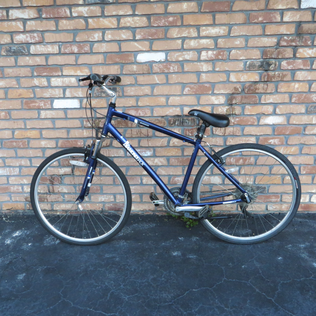 diamondback edgewood tire size