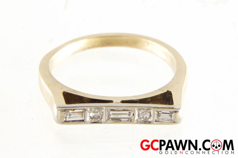 View product details for Unisex Fashion Ring 14kt Yellow Gold 