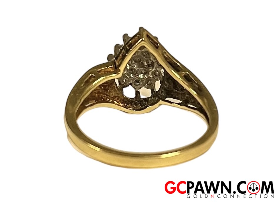 Diamond Women's Cluster ring 10kt Yellow Gold-img-2