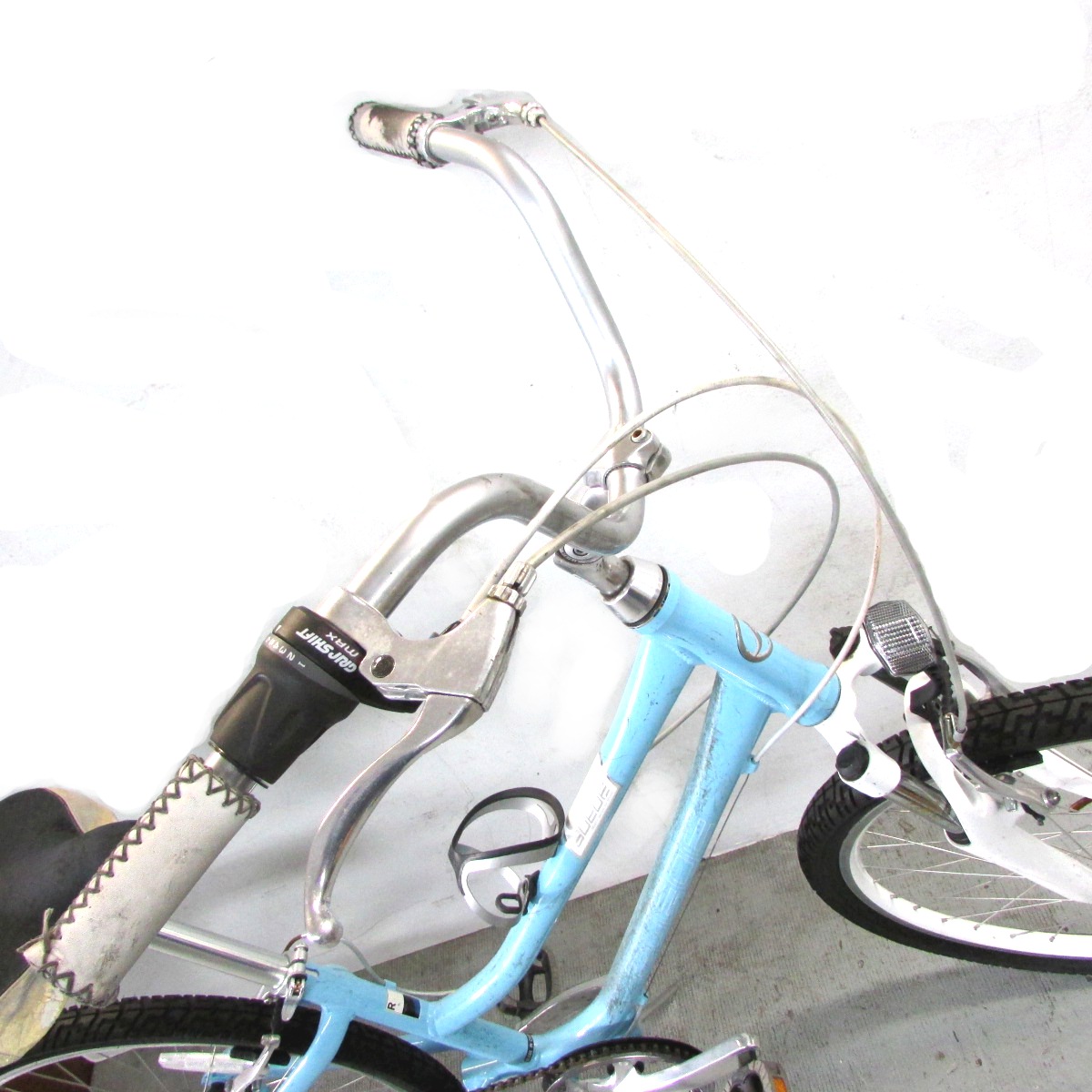 giant suede cruiser bike